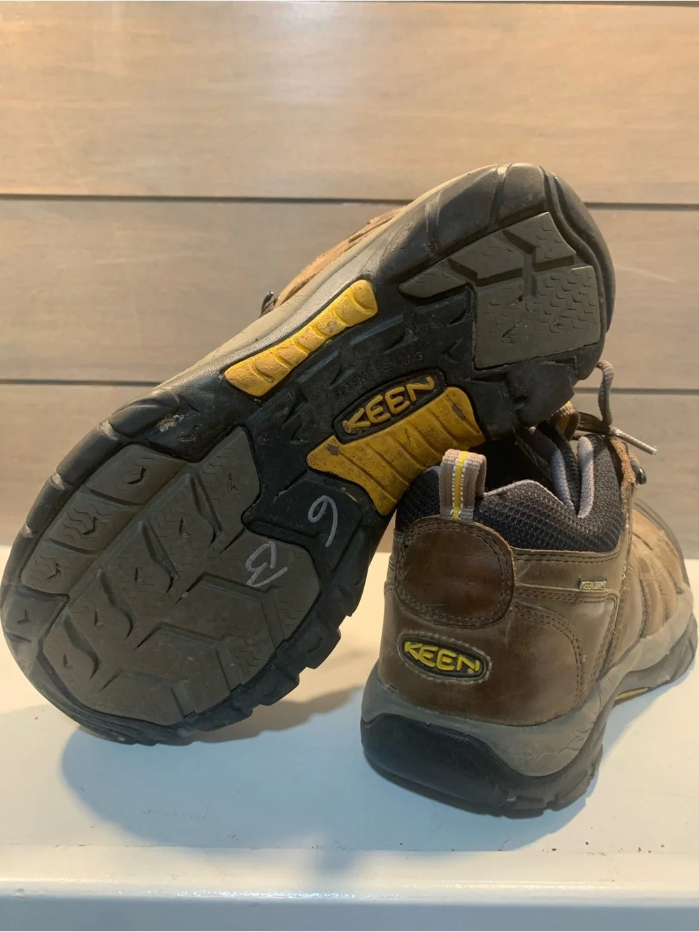 Keen Mens Newport Hiking Shoe Brown Leather Size 9 Waterproof Outdoor Camping